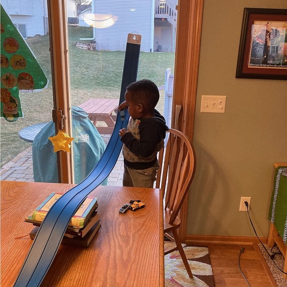 BluTrack Starter Set Toy Racetrack 15 ft - Picture 2 of 5